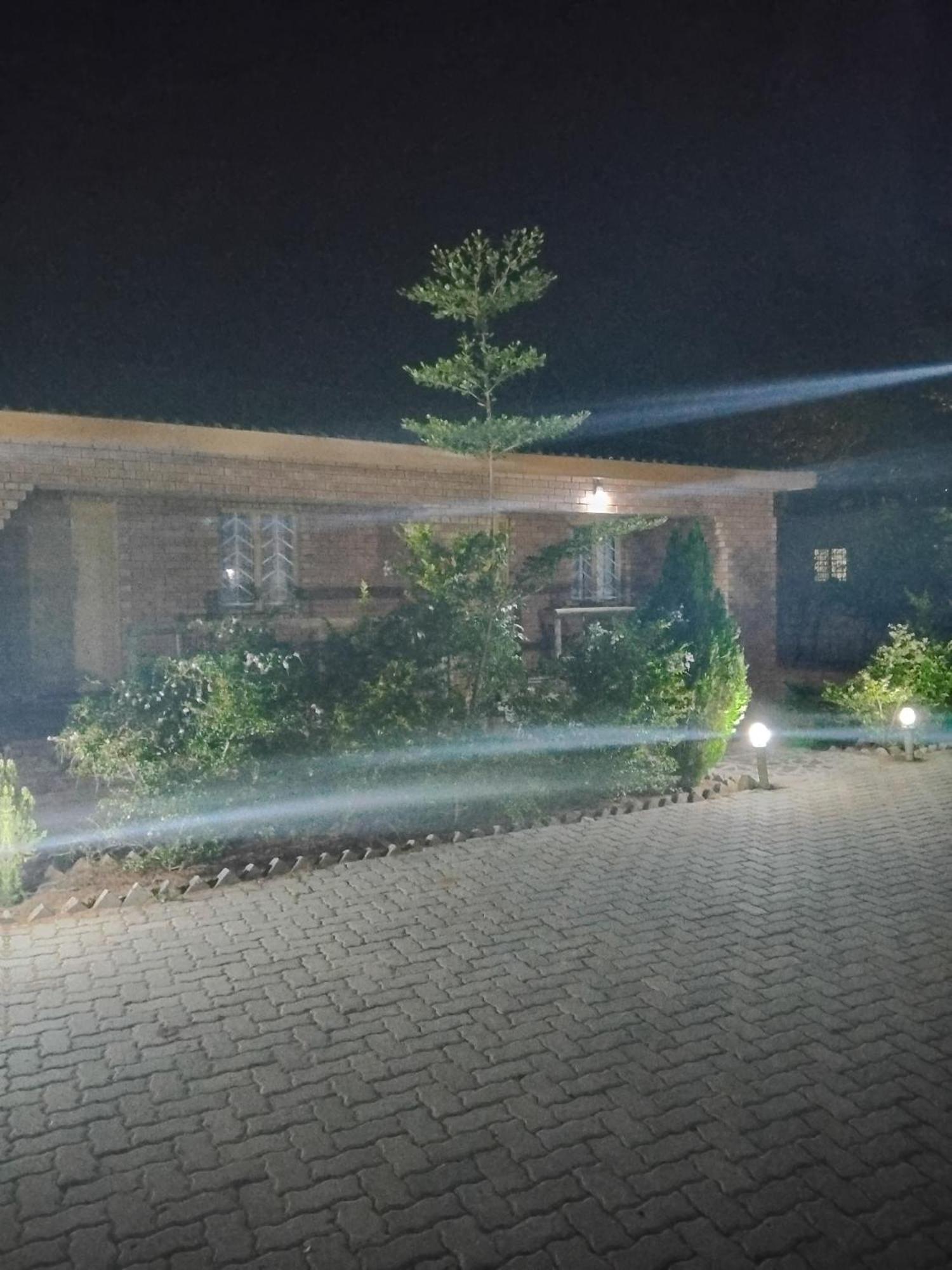 Sunshinevibe Guest House Касане Экстерьер фото